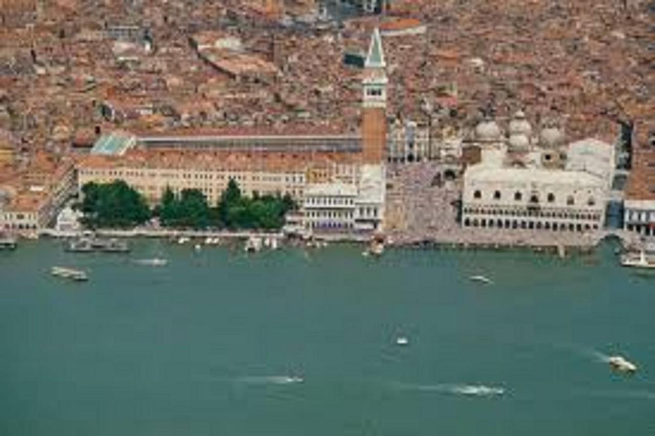 شقة Venice Luxury San Marco Palace المظهر الخارجي الصورة